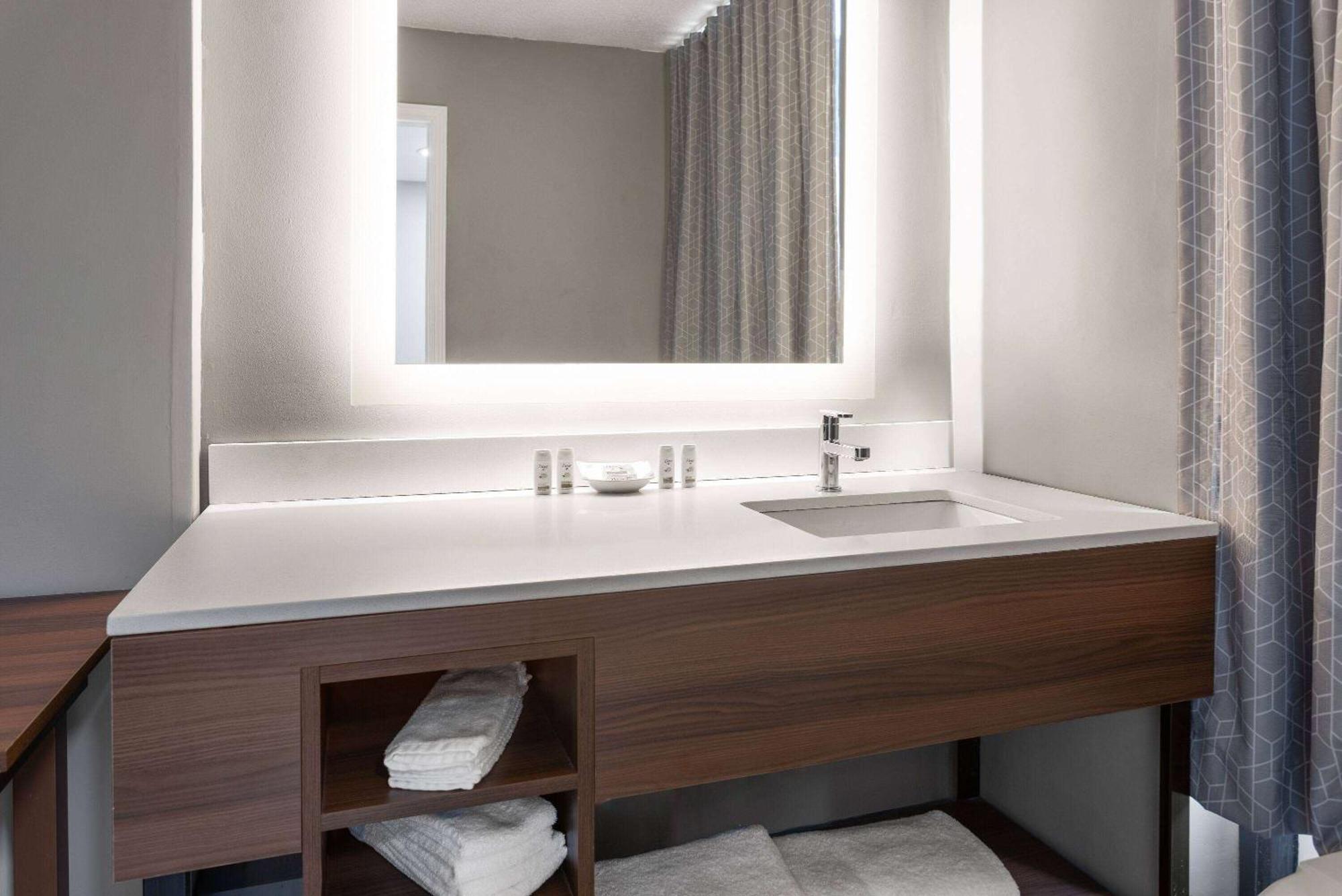 Hawthorn Extended Stay By Wyndham Columbia-Ft Jackson Bagian luar foto