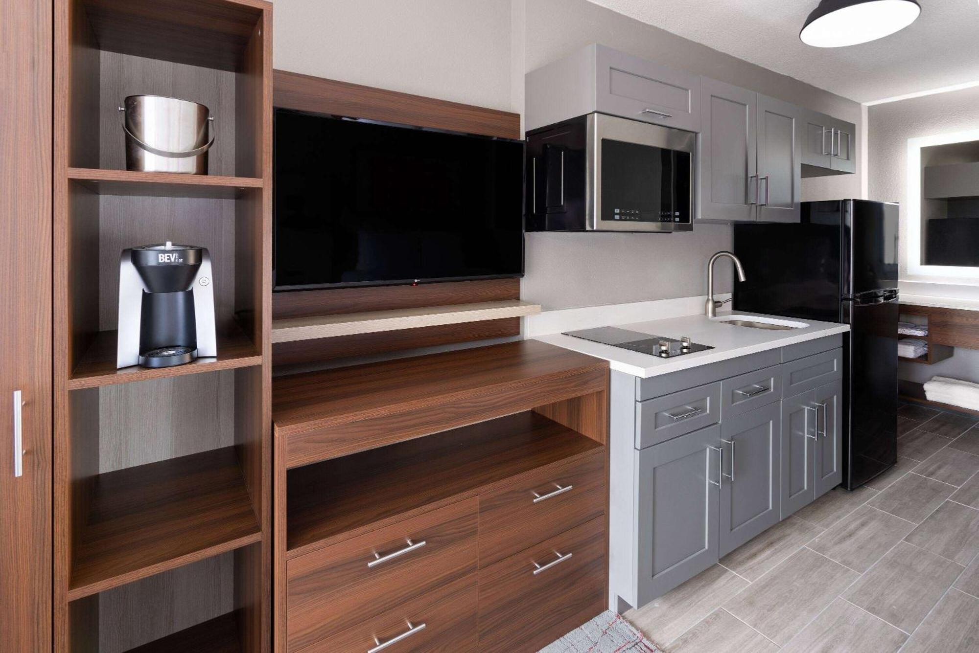 Hawthorn Extended Stay By Wyndham Columbia-Ft Jackson Bagian luar foto